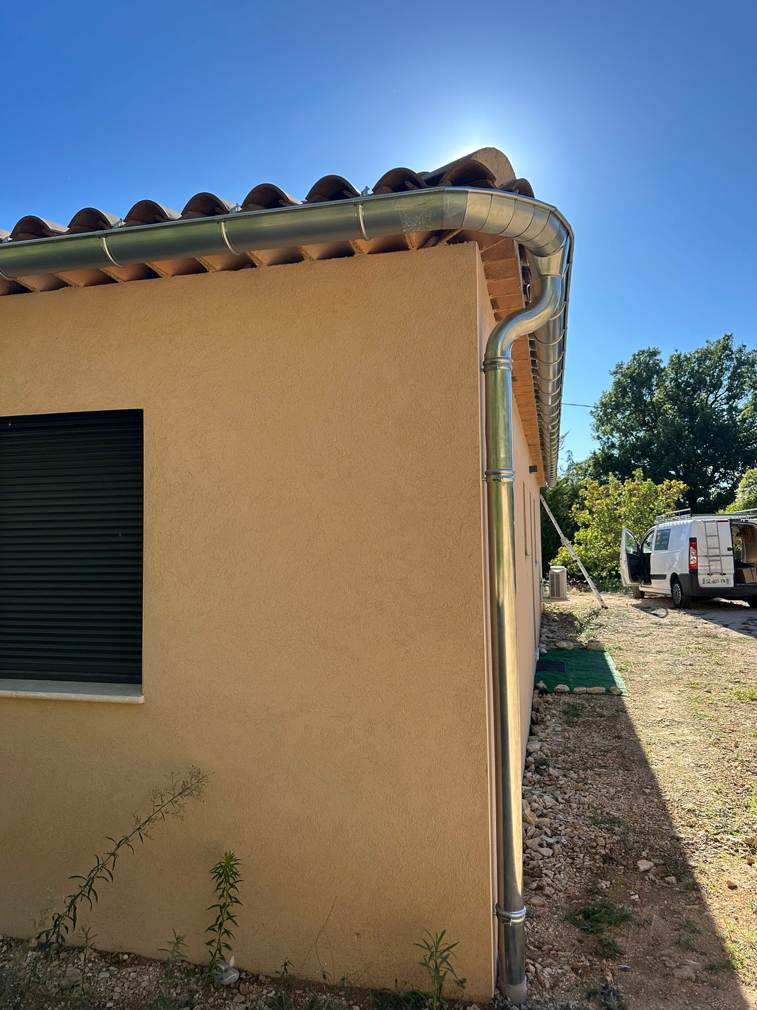 Zinguerie — pose de gouttières et évacuation des eaux pluviales